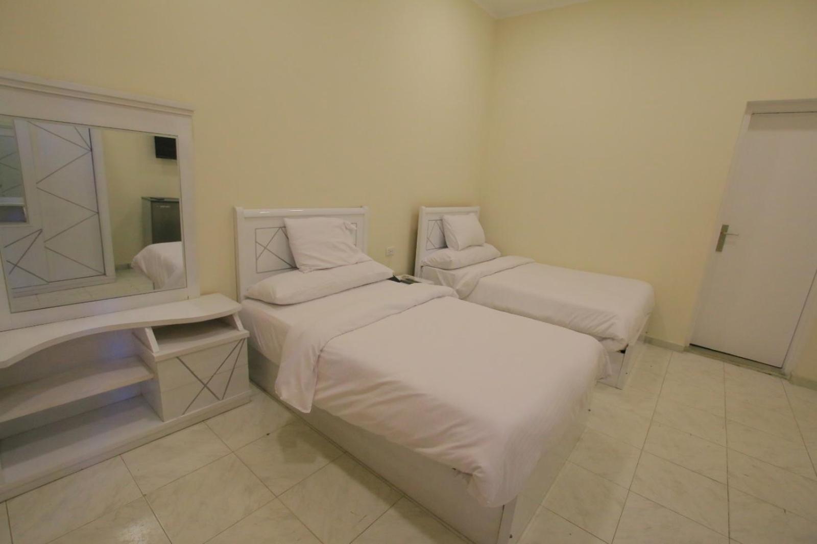 Crown Hotel *