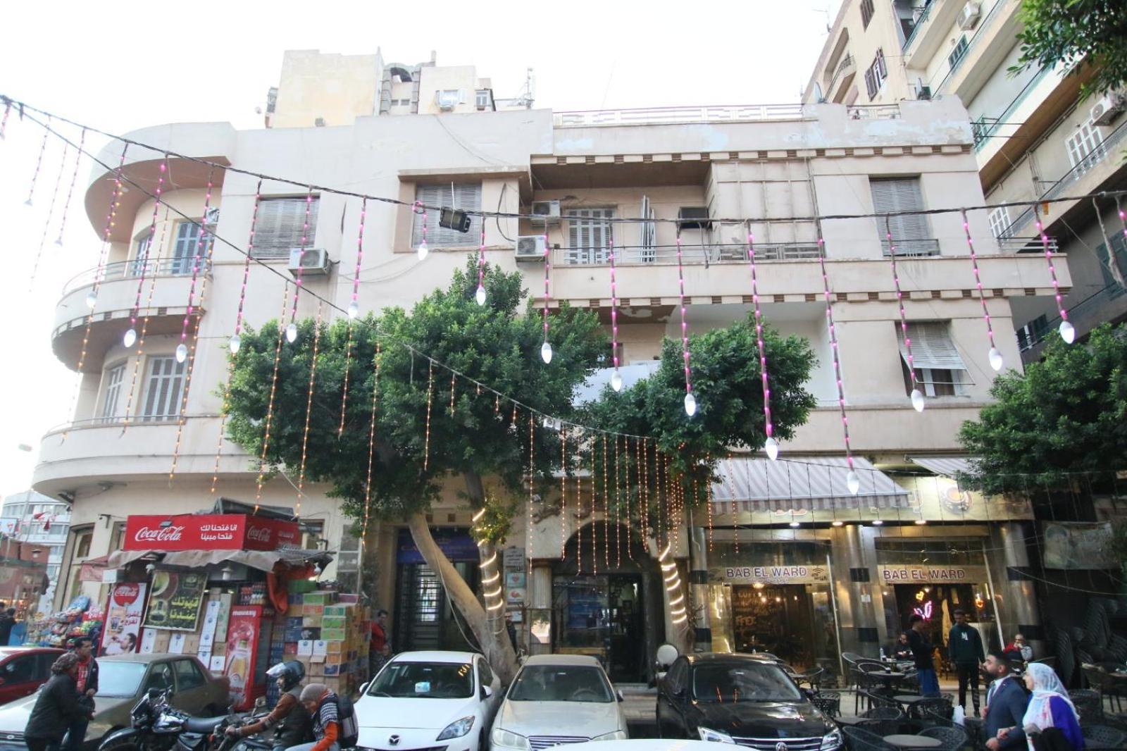Crown * Cairo